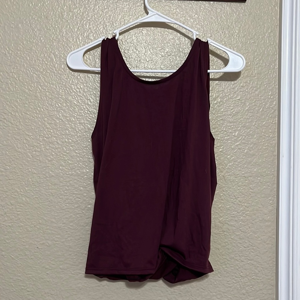 Onzie Maroon Twist Back Workout Tank